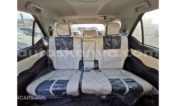 Imported Toyota Fortuner Black Makiinaa iti Import - Dubai keessatti Central Kenya keessatti Imported Toyota Fortuner Black Makiinaa iti Import - Dubai keessatti Central Kenya keessatti