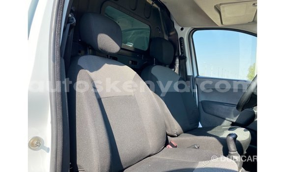 Nunua Imported Renault 18 Nyeupe Gari ndani ya Import - Dubai nchini Kati Kenya Nunua Imported Renault 18 Nyeupe Gari ndani ya Import - Dubai nchini Kati Kenya