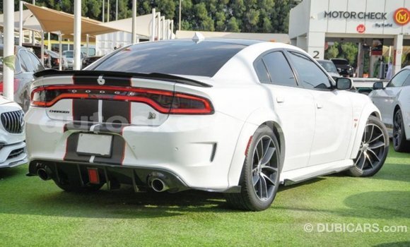Nunua Imported Dodge Charger Nyeupe Gari ndani ya Import - Dubai nchini Kati Kenya Nunua Imported Dodge Charger Nyeupe Gari ndani ya Import - Dubai nchini Kati Kenya