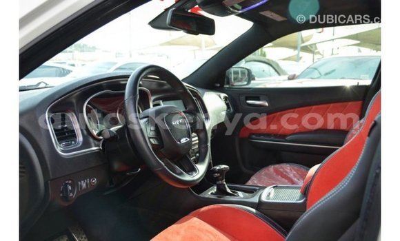 Nunua Imported Dodge Charger Nyeupe Gari ndani ya Import - Dubai nchini Kati Kenya Nunua Imported Dodge Charger Nyeupe Gari ndani ya Import - Dubai nchini Kati Kenya
