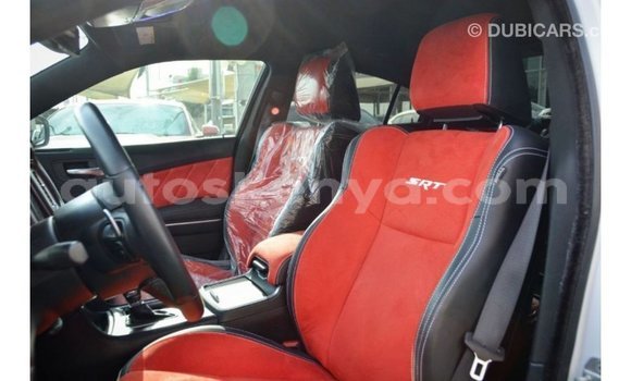 Nunua Imported Dodge Charger Nyeupe Gari ndani ya Import - Dubai nchini Kati Kenya Nunua Imported Dodge Charger Nyeupe Gari ndani ya Import - Dubai nchini Kati Kenya