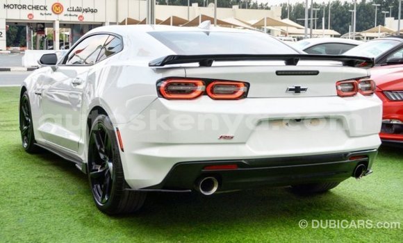 Nunua Imported Chevrolet Camaro Nyeupe Gari ndani ya Import - Dubai nchini Kati Kenya Nunua Imported Chevrolet Camaro Nyeupe Gari ndani ya Import - Dubai nchini Kati Kenya
