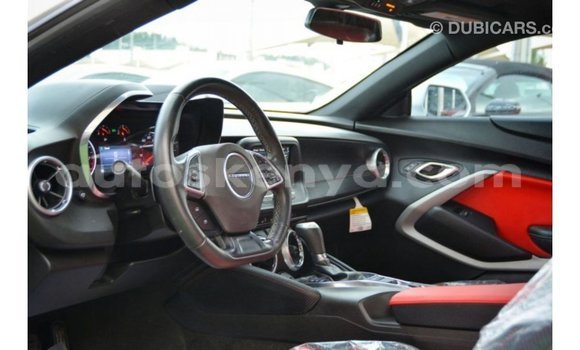 Nunua Imported Chevrolet Camaro Nyeupe Gari ndani ya Import - Dubai nchini Kati Kenya Nunua Imported Chevrolet Camaro Nyeupe Gari ndani ya Import - Dubai nchini Kati Kenya