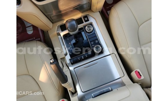 Buy Import Toyota Land Cruiser White Car in Import - Dubai in Central Kenya Buy Import Toyota Land Cruiser White Car in Import - Dubai in Central Kenya