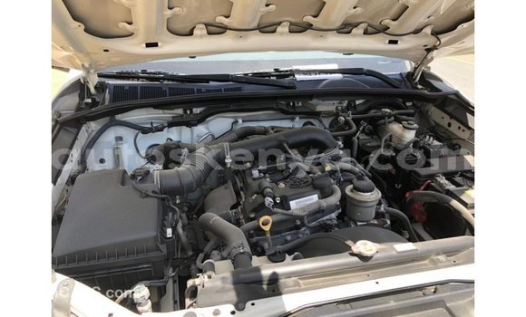 Nunua Imported Toyota Fortuner Nyeupe Gari ndani ya Import - Dubai nchini Kati Kenya Nunua Imported Toyota Fortuner Nyeupe Gari ndani ya Import - Dubai nchini Kati Kenya