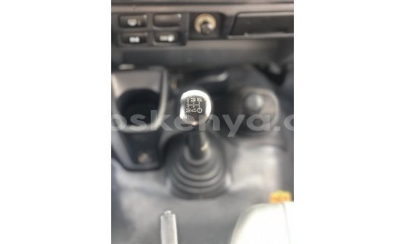 Imported Toyota Land Cruiser White Makiinaa iti Import - Dubai keessatti Central Kenya keessatti Imported Toyota Land Cruiser White Makiinaa iti Import - Dubai keessatti Central Kenya keessatti