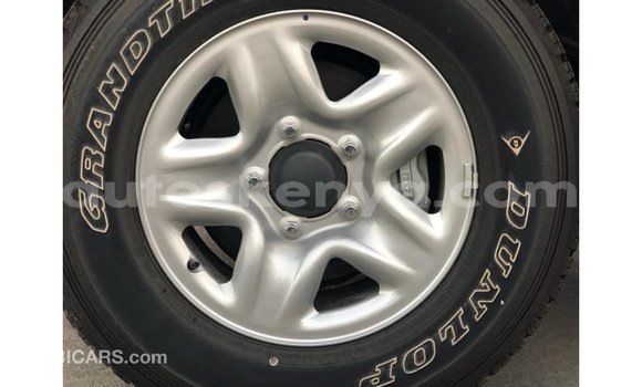 Imported Toyota Land Cruiser White Makiinaa iti Import - Dubai keessatti Central Kenya keessatti Imported Toyota Land Cruiser White Makiinaa iti Import - Dubai keessatti Central Kenya keessatti