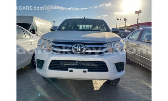 Imported Toyota Hilux White Makiinaa iti Import - Dubai keessatti Central Kenya keessatti Imported Toyota Hilux White Makiinaa iti Import - Dubai keessatti Central Kenya keessatti