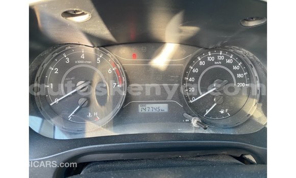 Imported Toyota Hilux White Makiinaa iti Import - Dubai keessatti Central Kenya keessatti Imported Toyota Hilux White Makiinaa iti Import - Dubai keessatti Central Kenya keessatti