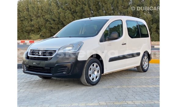Nunua Imported Peugeot Partner Nyeupe Gari ndani ya Import - Dubai nchini Kati Kenya Nunua Imported Peugeot Partner Nyeupe Gari ndani ya Import - Dubai nchini Kati Kenya