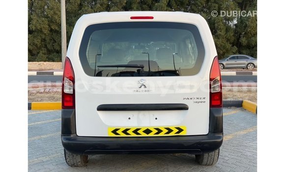 Nunua Imported Peugeot Partner Nyeupe Gari ndani ya Import - Dubai nchini Kati Kenya Nunua Imported Peugeot Partner Nyeupe Gari ndani ya Import - Dubai nchini Kati Kenya