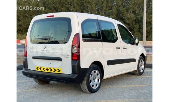Nunua Imported Peugeot Partner Nyeupe Gari ndani ya Import - Dubai nchini Kati Kenya Nunua Imported Peugeot Partner Nyeupe Gari ndani ya Import - Dubai nchini Kati Kenya