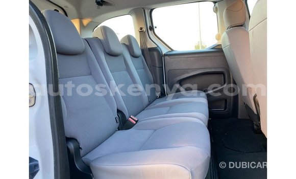 Nunua Imported Peugeot Partner Nyeupe Gari ndani ya Import - Dubai nchini Kati Kenya Nunua Imported Peugeot Partner Nyeupe Gari ndani ya Import - Dubai nchini Kati Kenya