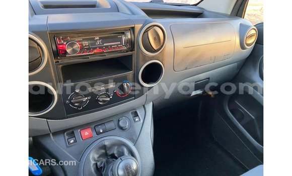 Nunua Imported Peugeot Partner Nyeupe Gari ndani ya Import - Dubai nchini Kati Kenya Nunua Imported Peugeot Partner Nyeupe Gari ndani ya Import - Dubai nchini Kati Kenya