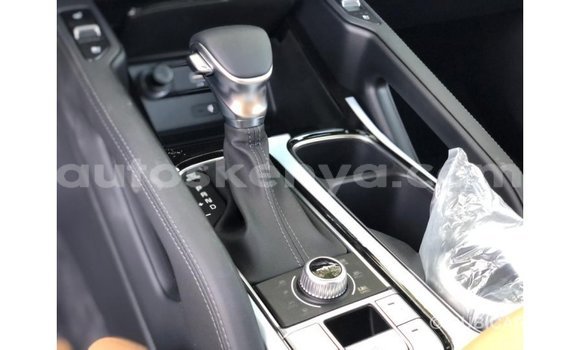 Imported Kia Carens White Makiinaa iti Import - Dubai keessatti Central Kenya keessatti Imported Kia Carens White Makiinaa iti Import - Dubai keessatti Central Kenya keessatti