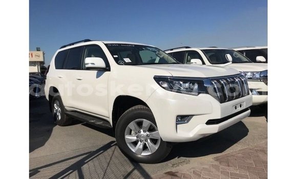 Imported Toyota Prado White Makiinaa iti Import - Dubai keessatti Central Kenya keessatti Imported Toyota Prado White Makiinaa iti Import - Dubai keessatti Central Kenya keessatti