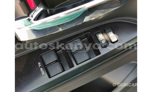 Imported Toyota Land Cruiser White Makiinaa iti Import - Dubai keessatti Central Kenya keessatti Imported Toyota Land Cruiser White Makiinaa iti Import - Dubai keessatti Central Kenya keessatti