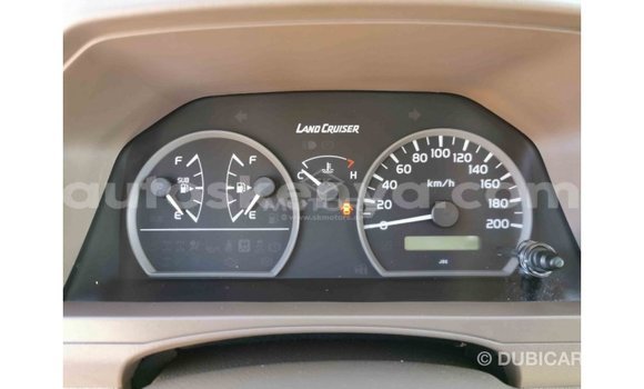 Imported Toyota Land Cruiser Beige Makiinaa iti Import - Dubai keessatti Central Kenya keessatti Imported Toyota Land Cruiser Beige Makiinaa iti Import - Dubai keessatti Central Kenya keessatti