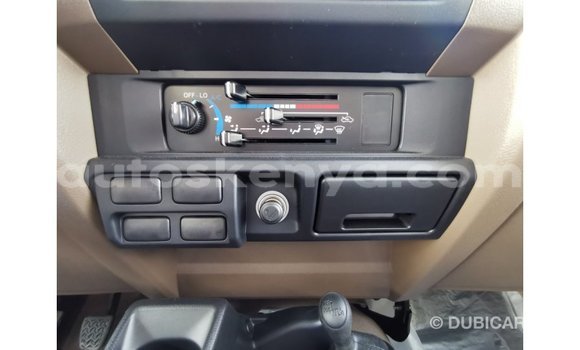 Buy Import Toyota Land Cruiser White Car in Import - Dubai in Central Kenya Buy Import Toyota Land Cruiser White Car in Import - Dubai in Central Kenya