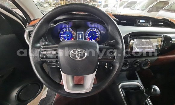 Nunua Imported Toyota Hilux Nyeupe Gari ndani ya Import - Dubai nchini Kati Kenya Nunua Imported Toyota Hilux Nyeupe Gari ndani ya Import - Dubai nchini Kati Kenya