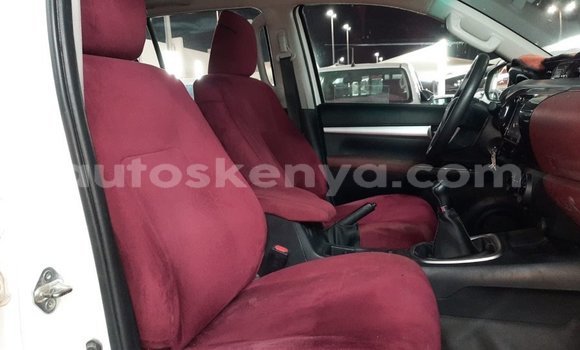 Nunua Imported Toyota Hilux Nyeupe Gari ndani ya Import - Dubai nchini Kati Kenya Nunua Imported Toyota Hilux Nyeupe Gari ndani ya Import - Dubai nchini Kati Kenya