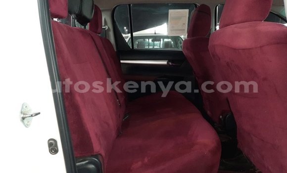 Nunua Imported Toyota Hilux Nyeupe Gari ndani ya Import - Dubai nchini Kati Kenya Nunua Imported Toyota Hilux Nyeupe Gari ndani ya Import - Dubai nchini Kati Kenya