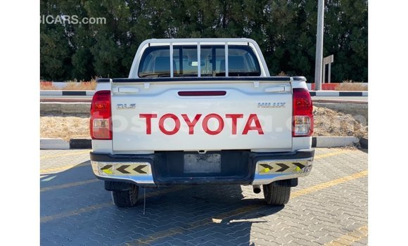 Buy Import Toyota Hilux White Car in Import - Dubai in Central Kenya Buy Import Toyota Hilux White Car in Import - Dubai in Central Kenya