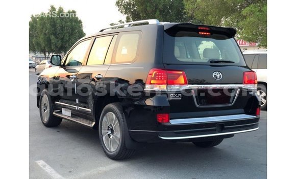 Nunua Imported Toyota Land Cruiser Nyeusi Gari ndani ya Import - Dubai nchini Kati Kenya Nunua Imported Toyota Land Cruiser Nyeusi Gari ndani ya Import - Dubai nchini Kati Kenya
