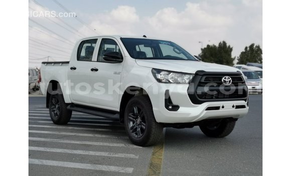 Nunua Imported Toyota Hilux Nyeupe Gari ndani ya Import - Dubai nchini Kati Kenya Nunua Imported Toyota Hilux Nyeupe Gari ndani ya Import - Dubai nchini Kati Kenya