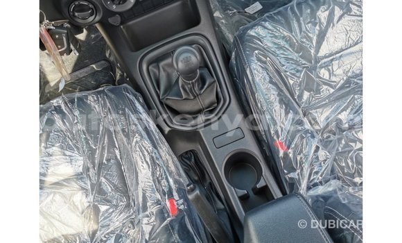 Nunua Imported Toyota Hilux Nyeupe Gari ndani ya Import - Dubai nchini Kati Kenya Nunua Imported Toyota Hilux Nyeupe Gari ndani ya Import - Dubai nchini Kati Kenya