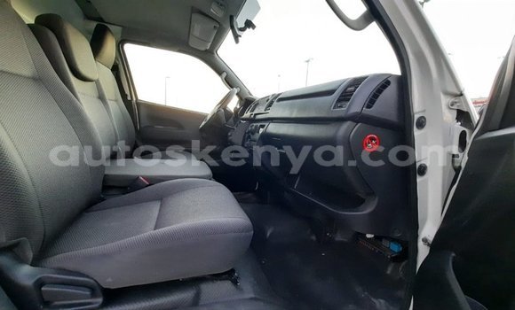 Buy Import Toyota Hiace White Car in Import - Dubai in Central Kenya Buy Import Toyota Hiace White Car in Import - Dubai in Central Kenya