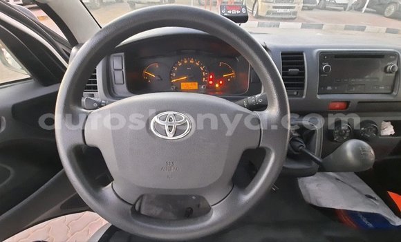 Buy Import Toyota Hiace White Car in Import - Dubai in Central Kenya Buy Import Toyota Hiace White Car in Import - Dubai in Central Kenya