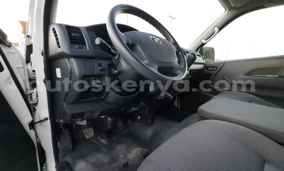 Buy Import Toyota Hiace White Car in Import - Dubai in Central Kenya Buy Import Toyota Hiace White Car in Import - Dubai in Central Kenya