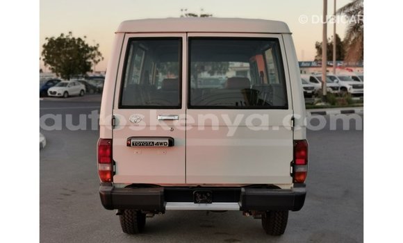 Buy Import Toyota Land Cruiser White Car in Import - Dubai in Central Kenya Buy Import Toyota Land Cruiser White Car in Import - Dubai in Central Kenya