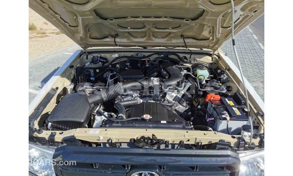 Buy Import Toyota Land Cruiser Beige Car in Import - Dubai in Central Kenya Buy Import Toyota Land Cruiser Beige Car in Import - Dubai in Central Kenya
