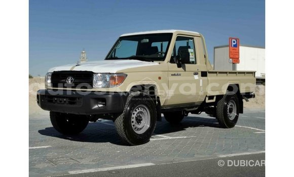 Buy Import Toyota Land Cruiser Beige Car in Import - Dubai in Central Kenya Buy Import Toyota Land Cruiser Beige Car in Import - Dubai in Central Kenya