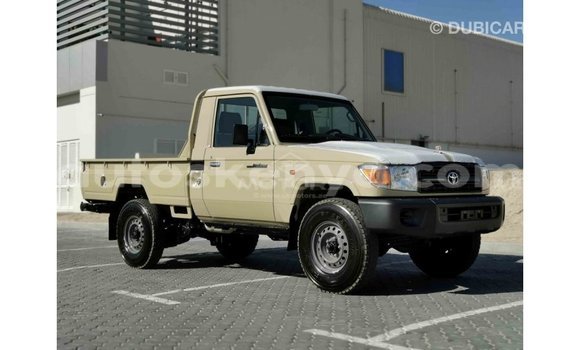 Buy Import Toyota Land Cruiser Beige Car in Import - Dubai in Central Kenya Buy Import Toyota Land Cruiser Beige Car in Import - Dubai in Central Kenya