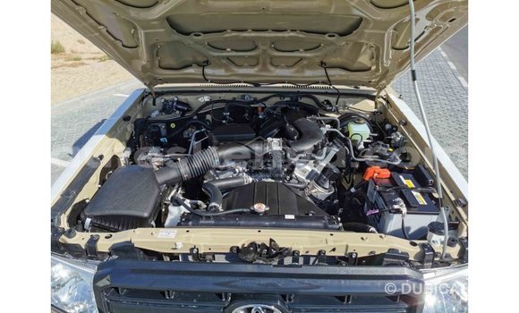 Buy Import Toyota Land Cruiser Beige Car in Import - Dubai in Central Kenya Buy Import Toyota Land Cruiser Beige Car in Import - Dubai in Central Kenya