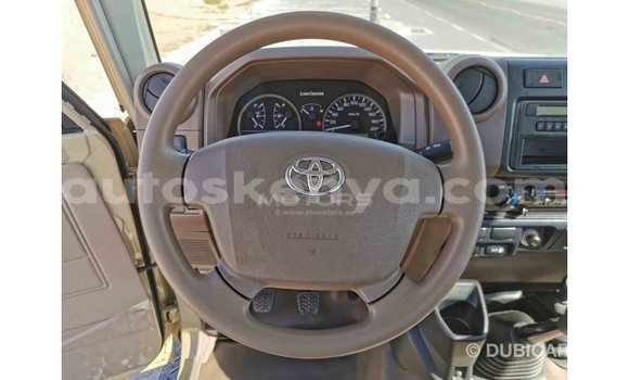 Nunua Imported Toyota Land Cruiser Beige Gari ndani ya Import - Dubai nchini Kati Kenya Nunua Imported Toyota Land Cruiser Beige Gari ndani ya Import - Dubai nchini Kati Kenya