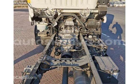 Nunua Imported Isuzu Bighorn Nyeupe Lori ndani ya Import - Dubai nchini Kati Kenya Nunua Imported Isuzu Bighorn Nyeupe Lori ndani ya Import - Dubai nchini Kati Kenya