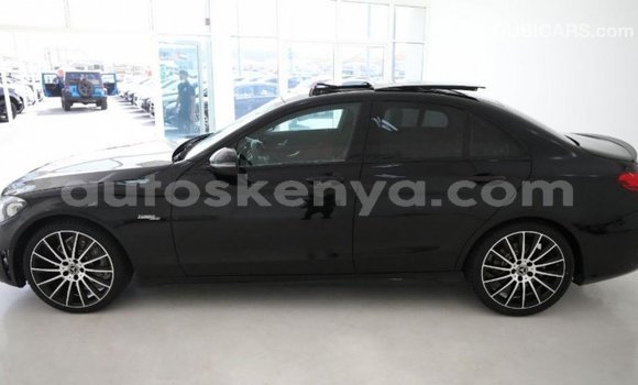 Nunua Imported Mercedes‒Benz 1117 Nyeusi Lori ndani ya Import - Dubai nchini Kati Kenya Nunua Imported Mercedes‒Benz 1117 Nyeusi Lori ndani ya Import - Dubai nchini Kati Kenya