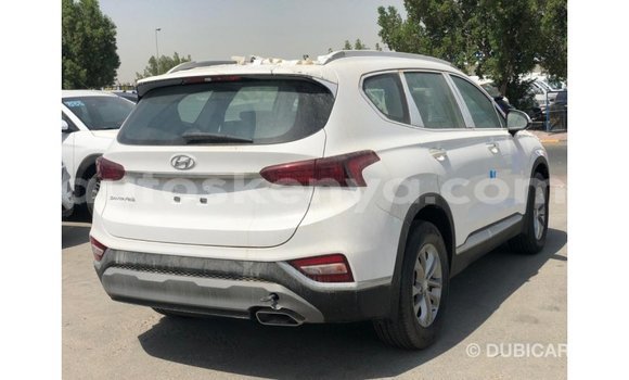 Imported Hyundai Santa Fe White Makiinaa iti Import - Dubai keessatti Central Kenya keessatti Imported Hyundai Santa Fe White Makiinaa iti Import - Dubai keessatti Central Kenya keessatti