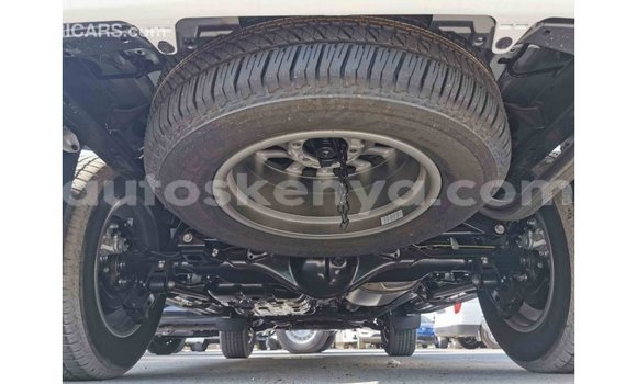 Nunua Imported Toyota Prado Nyeupe Gari ndani ya Import - Dubai nchini Kati Kenya Nunua Imported Toyota Prado Nyeupe Gari ndani ya Import - Dubai nchini Kati Kenya