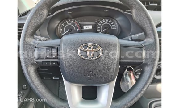 Nunua Imported Toyota Hilux Nyingine Gari ndani ya Import - Dubai nchini Kati Kenya Nunua Imported Toyota Hilux Nyingine Gari ndani ya Import - Dubai nchini Kati Kenya