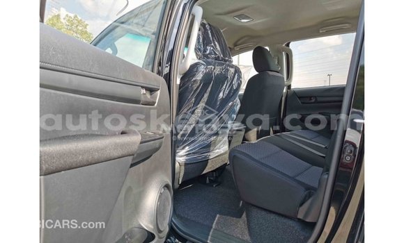 Nunua Imported Toyota Hilux Nyeusi Gari ndani ya Import - Dubai nchini Kati Kenya Nunua Imported Toyota Hilux Nyeusi Gari ndani ya Import - Dubai nchini Kati Kenya