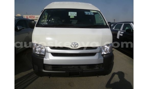 Imported Toyota Hiace White Makiinaa iti Import - Dubai keessatti Central Kenya keessatti