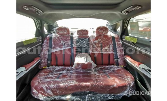 Imported Kia K5 White Makiinaa iti Import - Dubai keessatti Central Kenya keessatti Imported Kia K5 White Makiinaa iti Import - Dubai keessatti Central Kenya keessatti