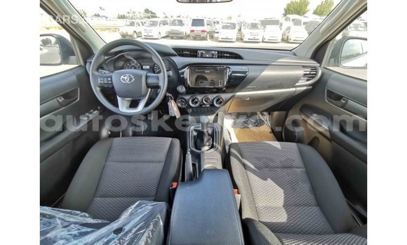 Nunua Imported Toyota Hilux Nyingine Gari ndani ya Import - Dubai nchini Kati Kenya Nunua Imported Toyota Hilux Nyingine Gari ndani ya Import - Dubai nchini Kati Kenya