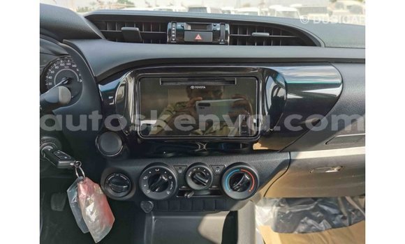 Nunua Imported Toyota Hilux Nyingine Gari ndani ya Import - Dubai nchini Kati Kenya Nunua Imported Toyota Hilux Nyingine Gari ndani ya Import - Dubai nchini Kati Kenya