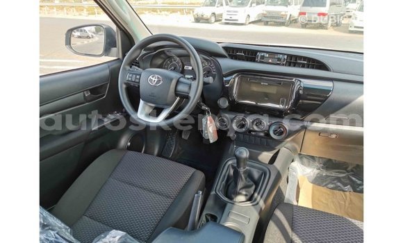 Nunua Imported Toyota Hilux Nyingine Gari ndani ya Import - Dubai nchini Kati Kenya Nunua Imported Toyota Hilux Nyingine Gari ndani ya Import - Dubai nchini Kati Kenya